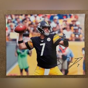 Ben Roethlisberger Autographed Photo Pittsburgh Steelers 8.5x11